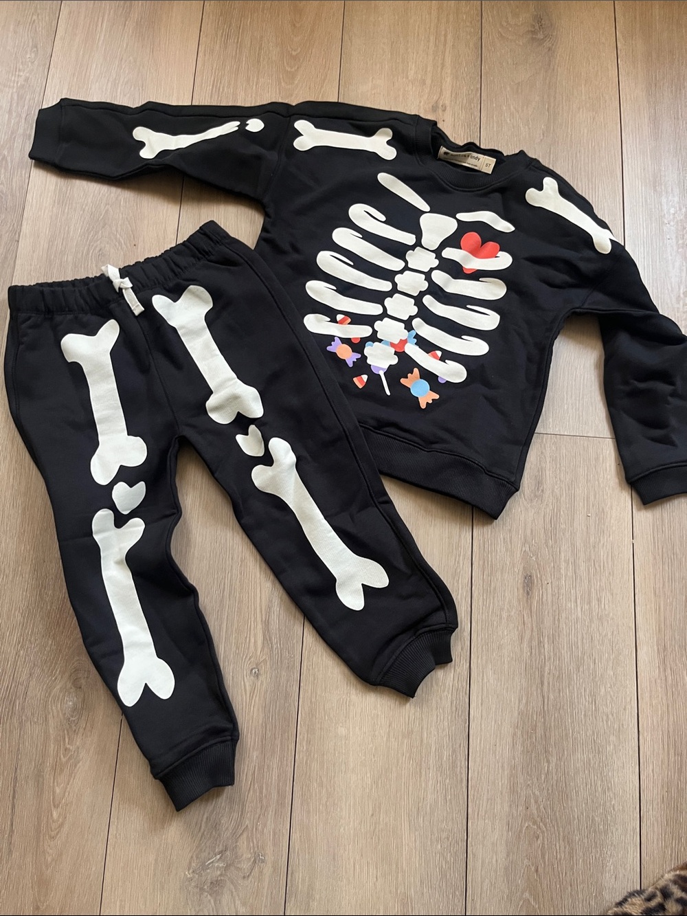 Monica & Andy Halloween Sweat Set
